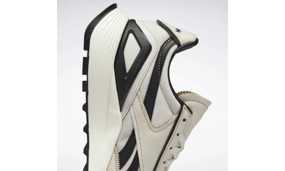 Кроссовки Reebok Classic Leather Legacy AZ бежевые с черным купить